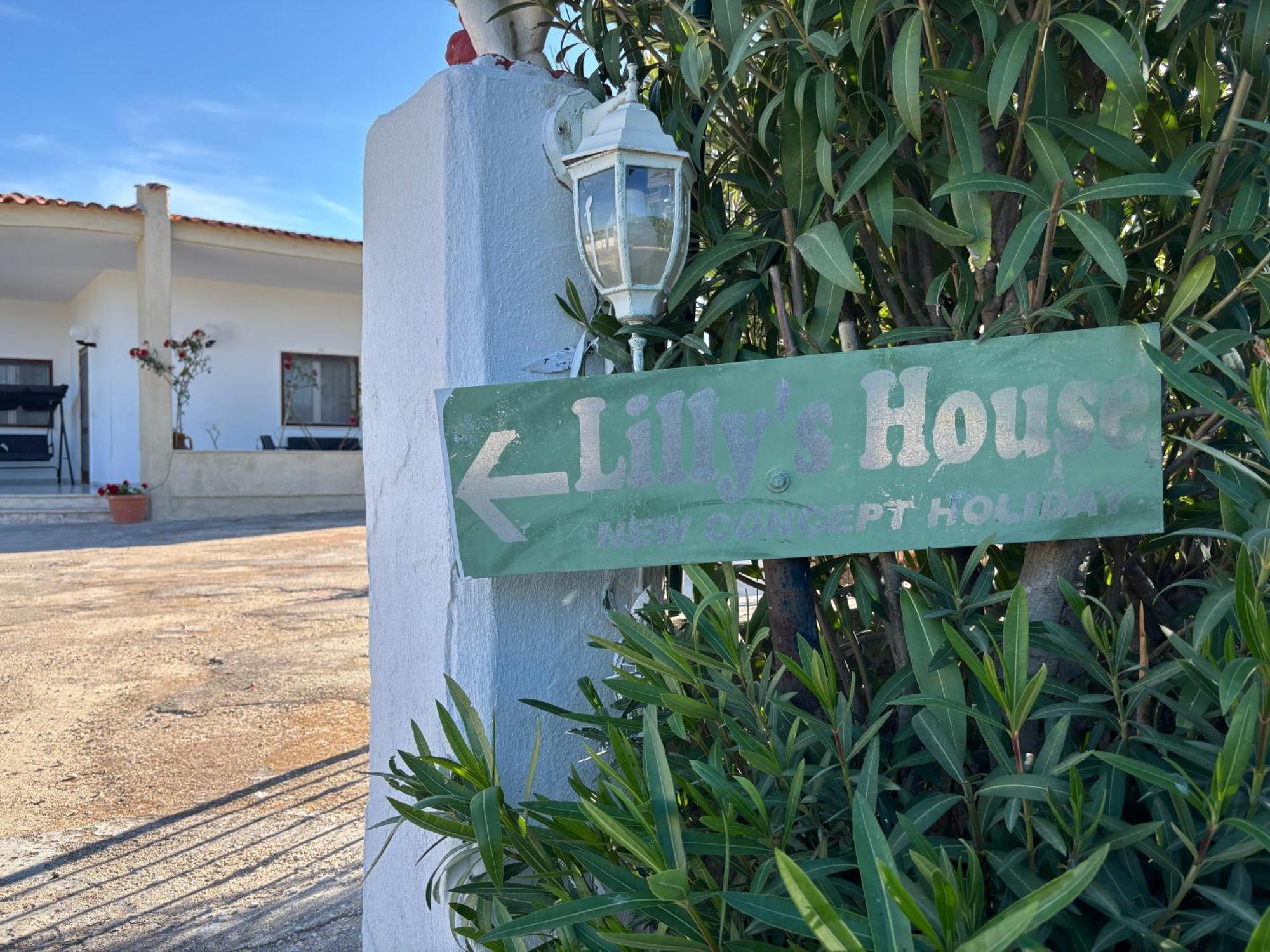 Вилла Lilly'S House Торре-Санта-Сабина Экстерьер фото
